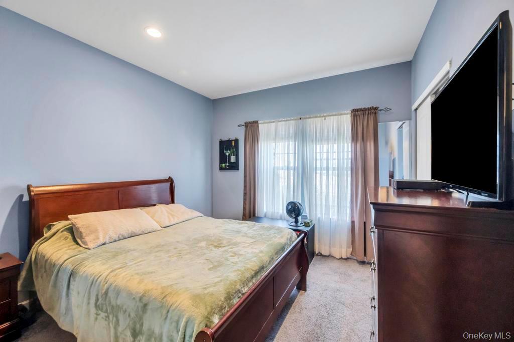 Single Family Flower  Suffolk County, NY 11967, MLS-970737-30