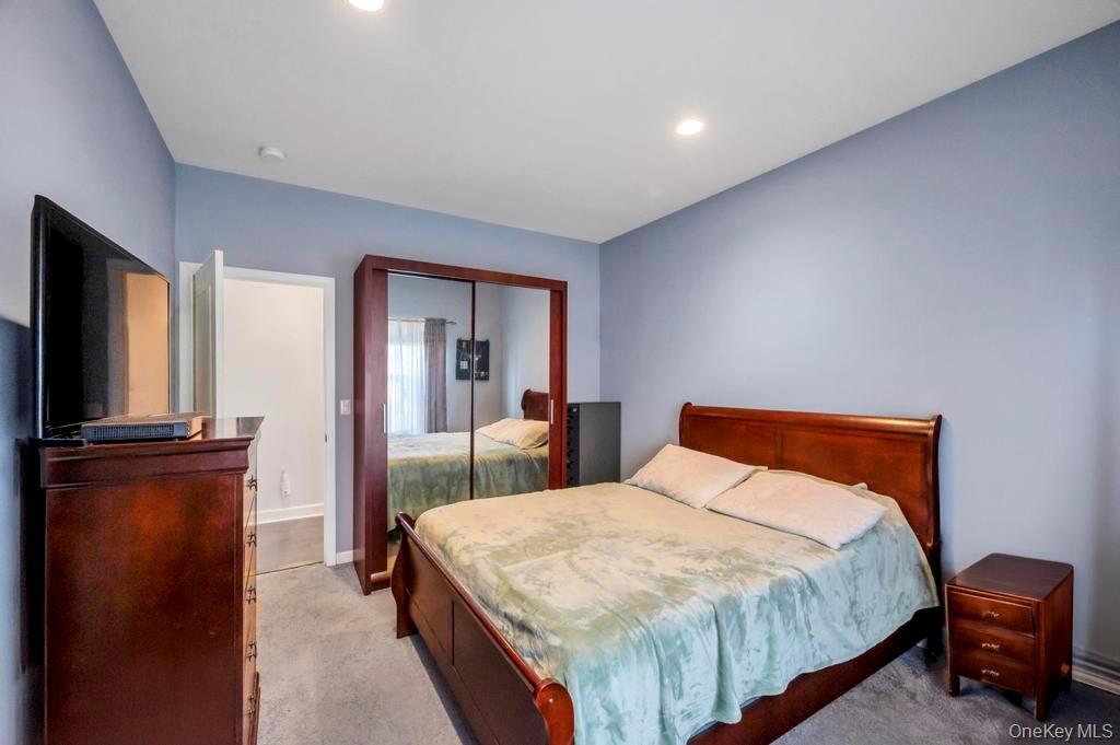 Single Family Flower  Suffolk County, NY 11967, MLS-970737-31