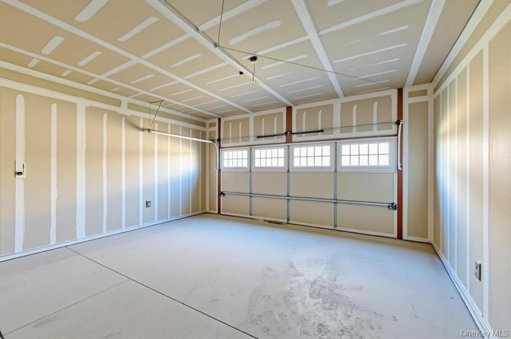 Single Family Flower  Suffolk County, NY 11967, MLS-970737-35