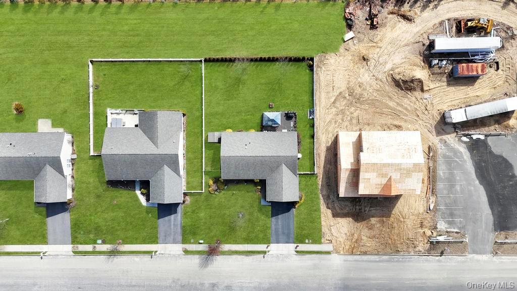 Single Family Flower  Suffolk County, NY 11967, MLS-970737-37