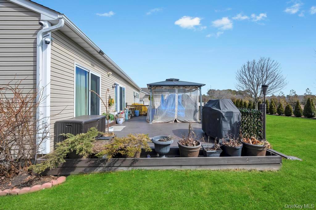 Single Family Flower  Suffolk County, NY 11967, MLS-970737-5