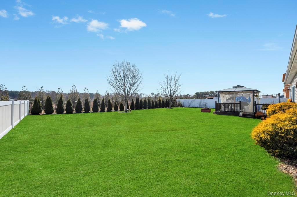 Single Family Flower  Suffolk County, NY 11967, MLS-970737-7