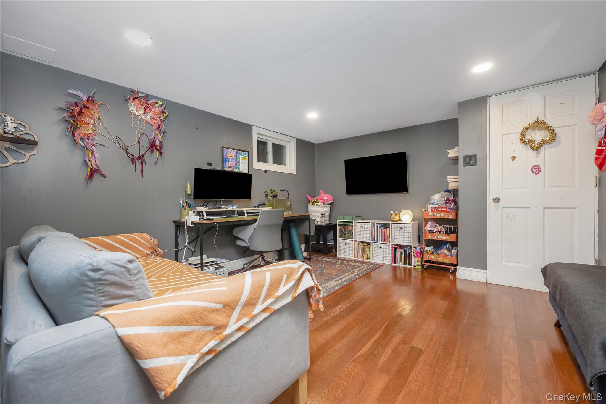 Single Family Franklin  Nassau County, NY 11565, MLS-970751-31