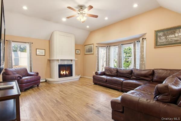 Single Family Dogwood  Suffolk County, NY 11792, MLS-970770-4