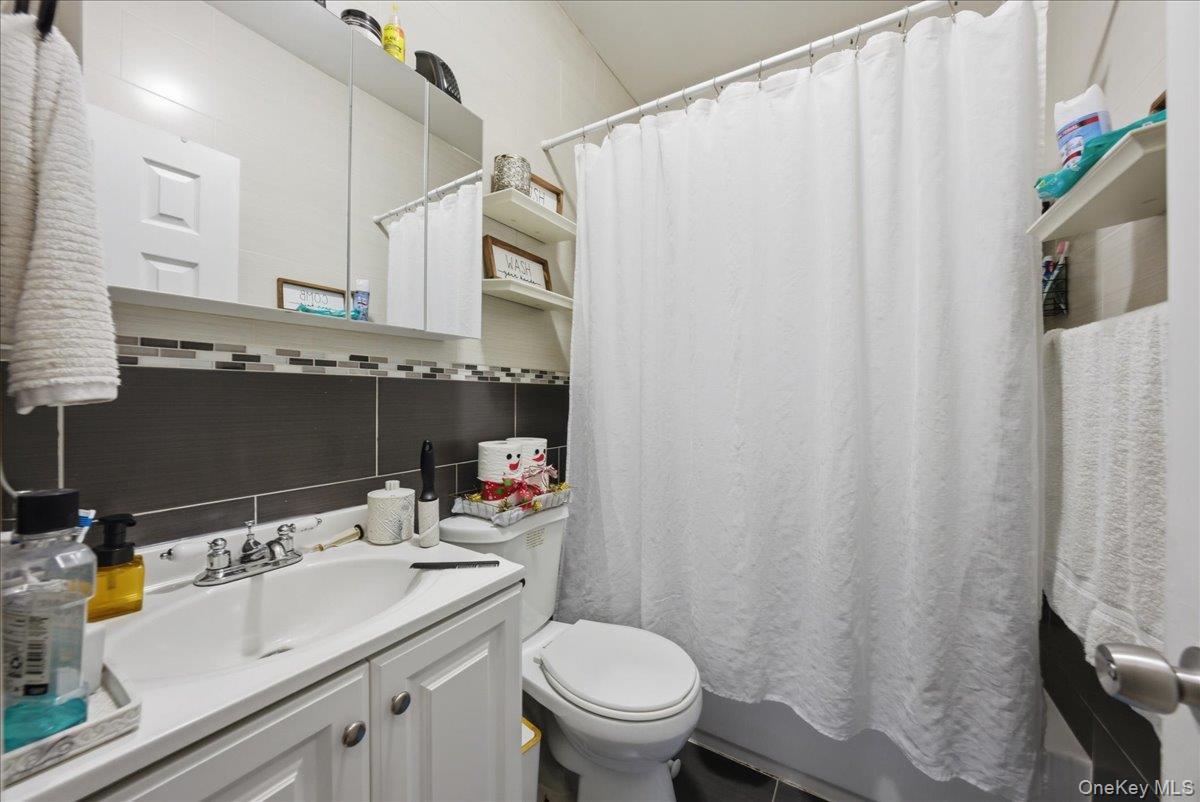 Single Family Findlay  Bronx, NY 10456, MLS-970775-22