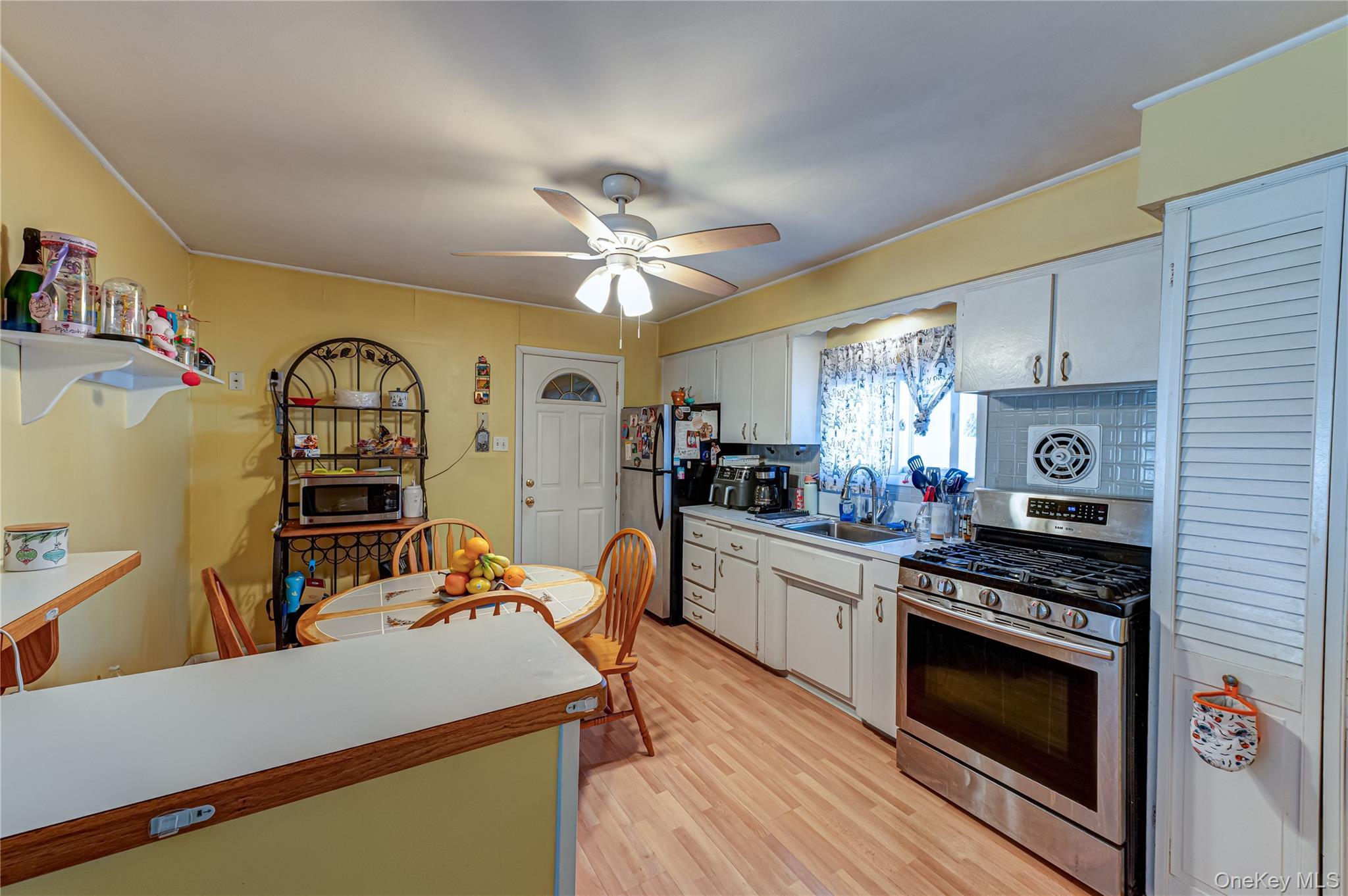 Single Family Atlantic  Suffolk County, NY 11706, MLS-970785-4