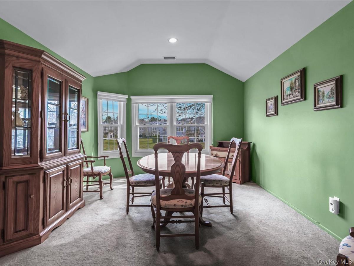 Condo Lakebridge Suffolk County, NY 11754, MLS-970789-15