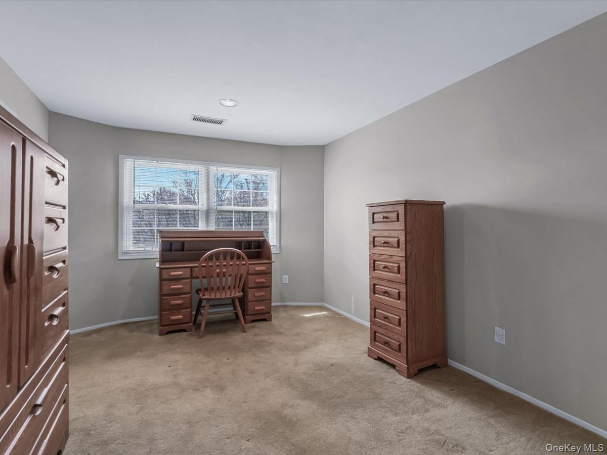 Condo Lakebridge Suffolk County, NY 11754, MLS-970789-21