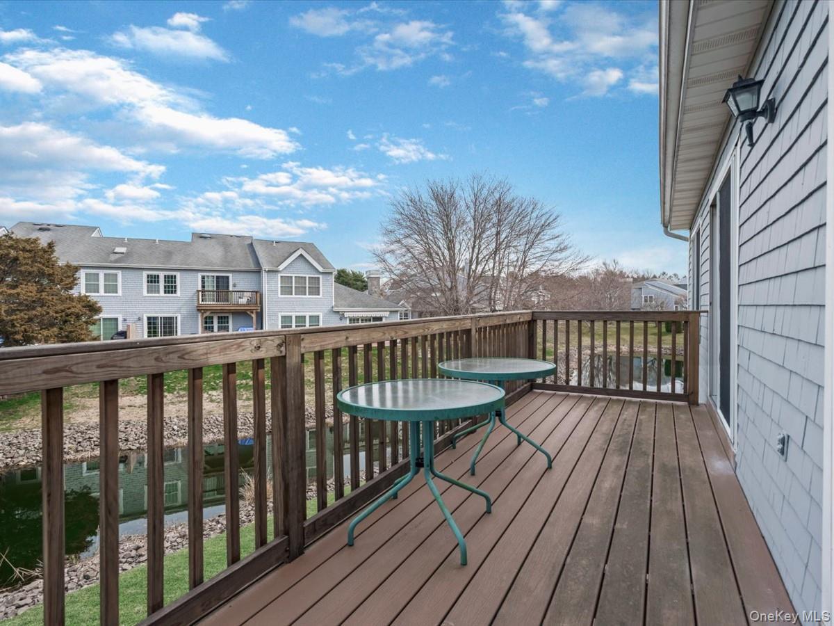 Condo Lakebridge Suffolk County, NY 11754, MLS-970789-25