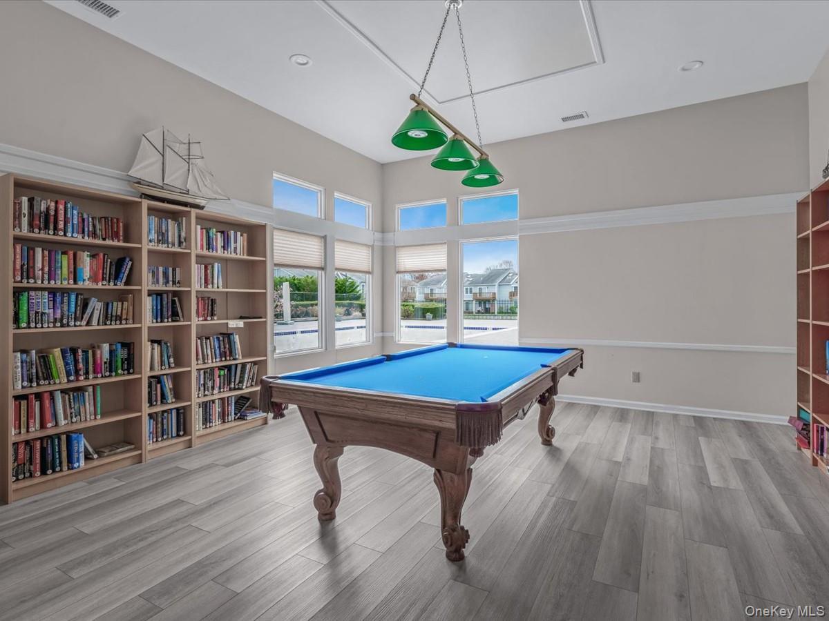 Condo Lakebridge Suffolk County, NY 11754, MLS-970789-31