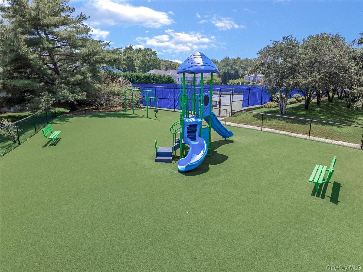 Condo Lakebridge Suffolk County, NY 11754, MLS-970789-35