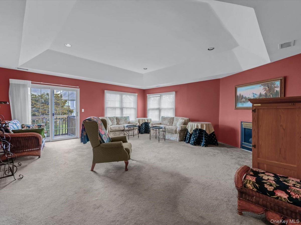 Condo Lakebridge Suffolk County, NY 11754, MLS-970789-5