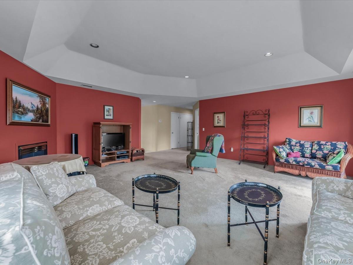 Condo Lakebridge Suffolk County, NY 11754, MLS-970789-6