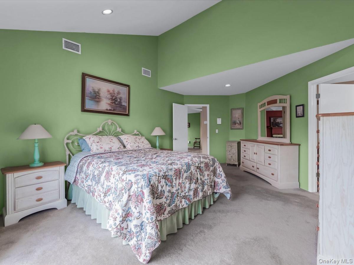 Condo Lakebridge Suffolk County, NY 11754, MLS-970789-8