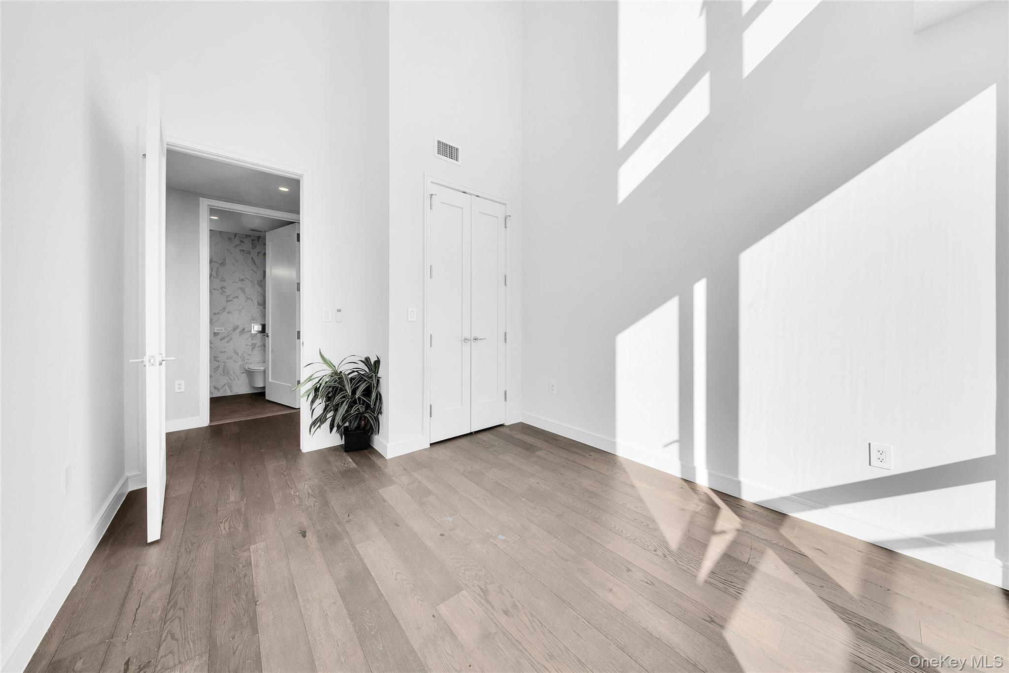 Condo Queens  Queens, NY 11375, MLS-970793-14