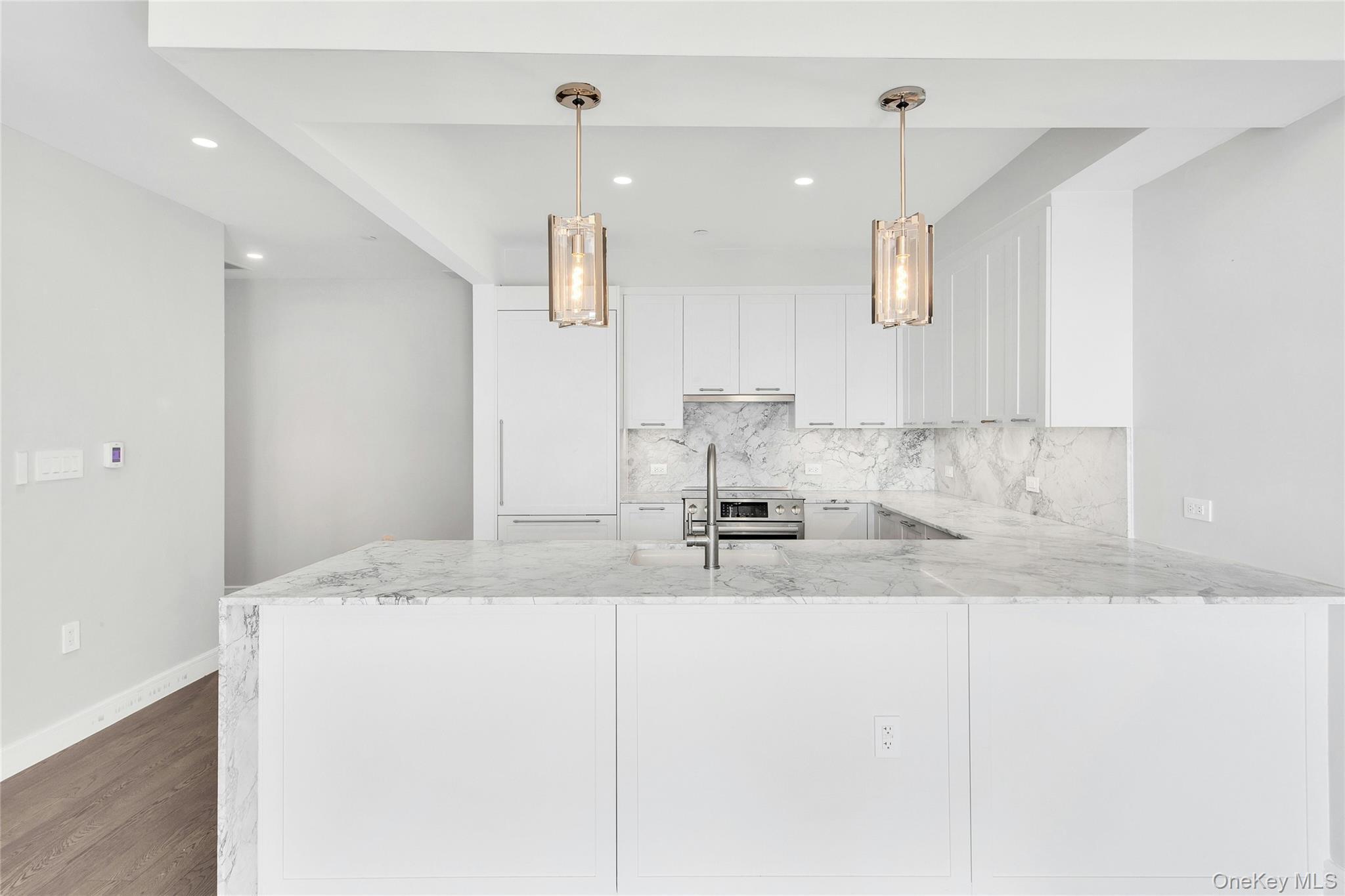 Condo Queens  Queens, NY 11375, MLS-970793-8