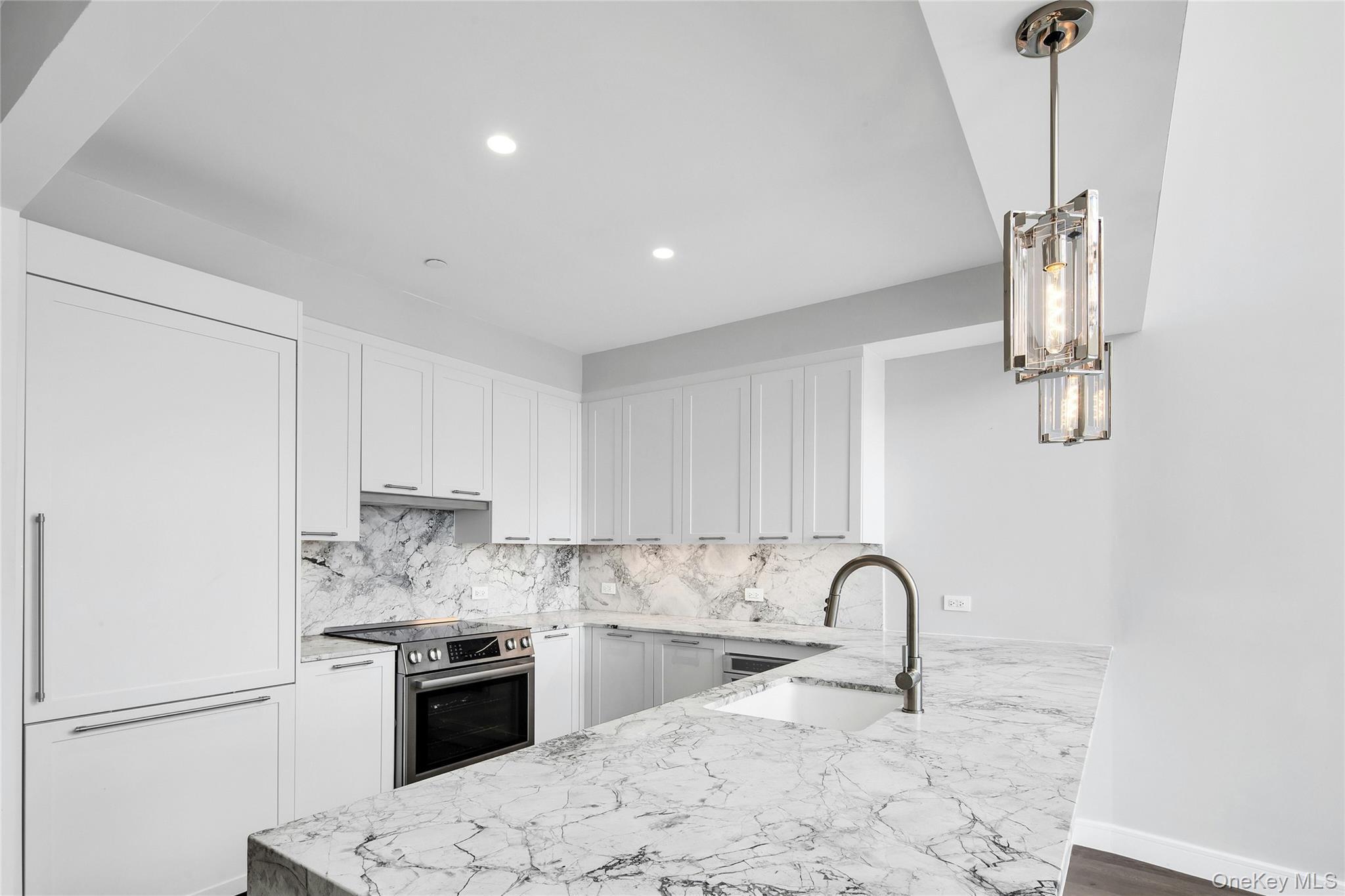 Condo Queens  Queens, NY 11375, MLS-970793-9