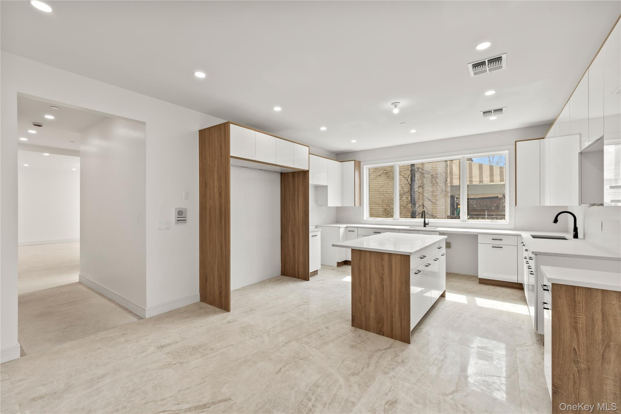 Condo Warren  Rockland County, NY 10952, MLS-970796-16