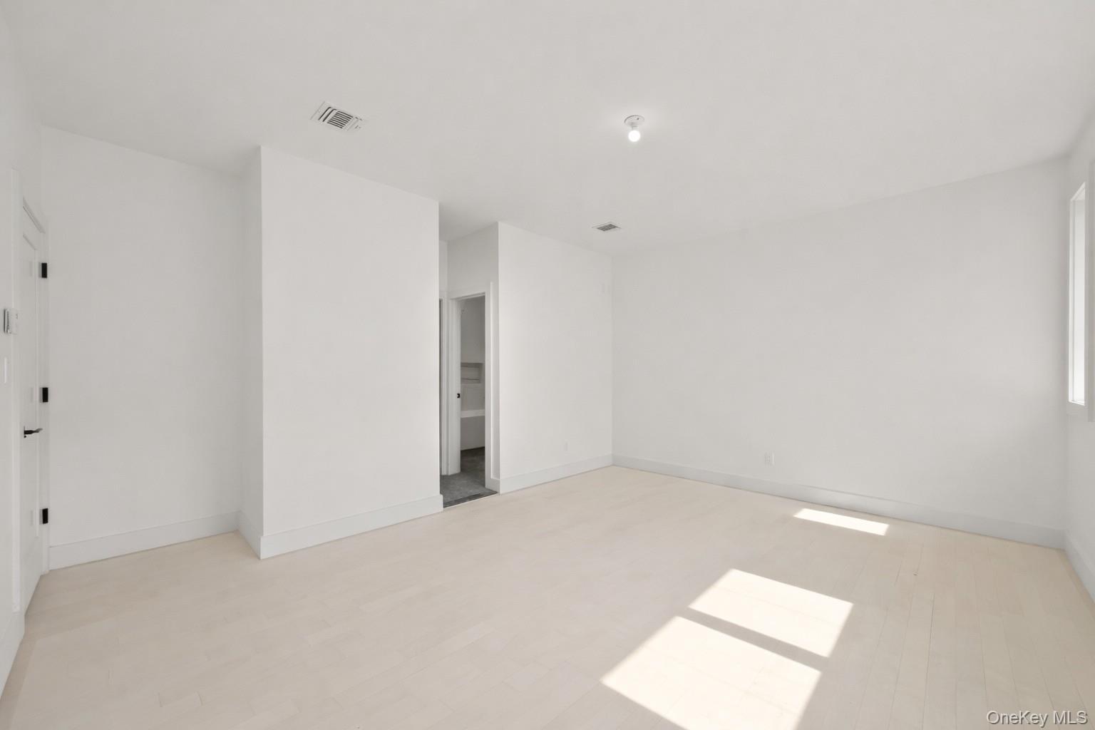 Condo Warren  Rockland County, NY 10952, MLS-970796-24