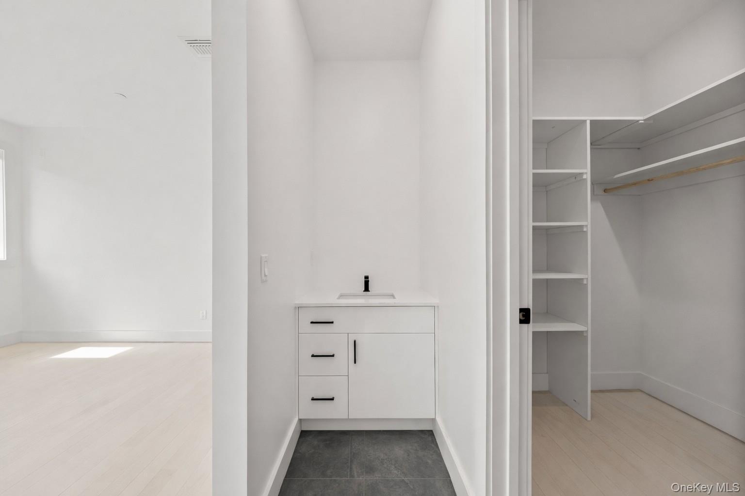 Condo Warren  Rockland County, NY 10952, MLS-970796-25