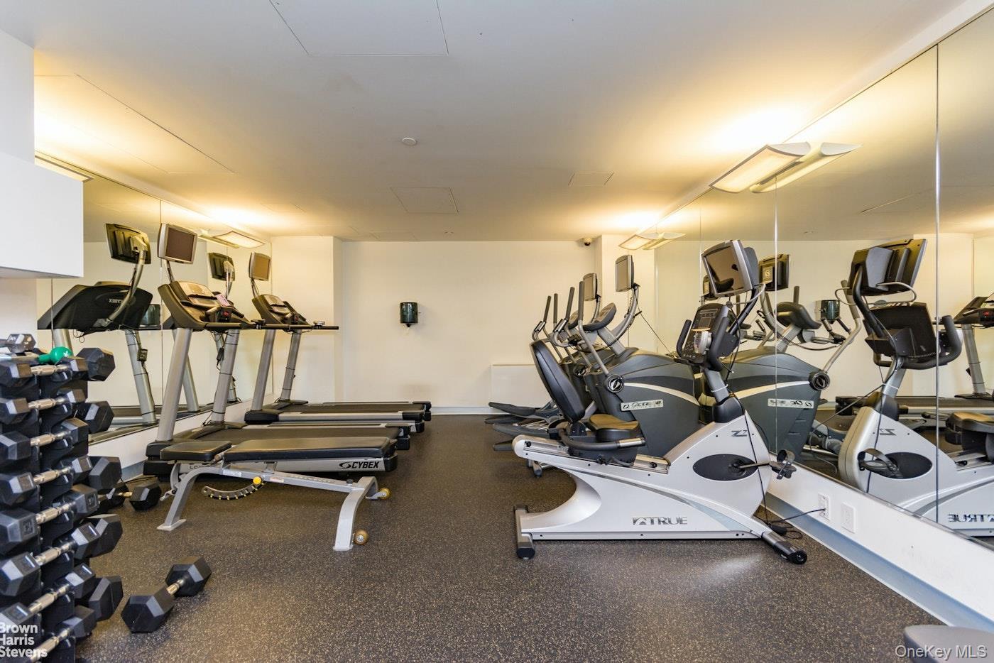 Condo 237th  Bronx, NY 10463, MLS-970817-14