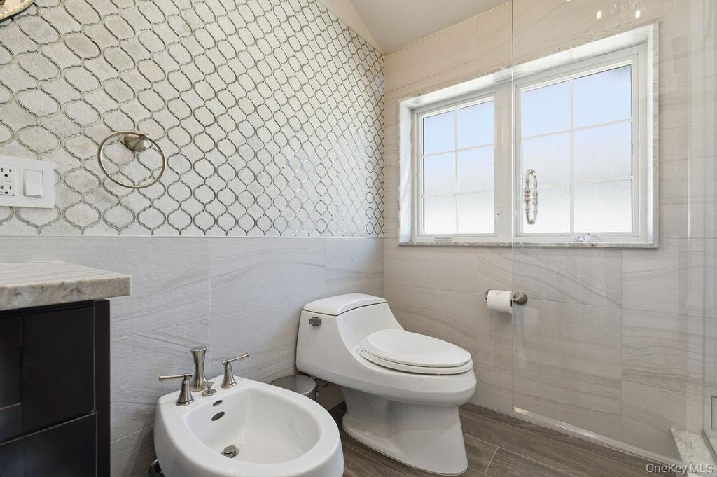 Single Family 83rd  Queens, NY 11414, MLS-970841-15