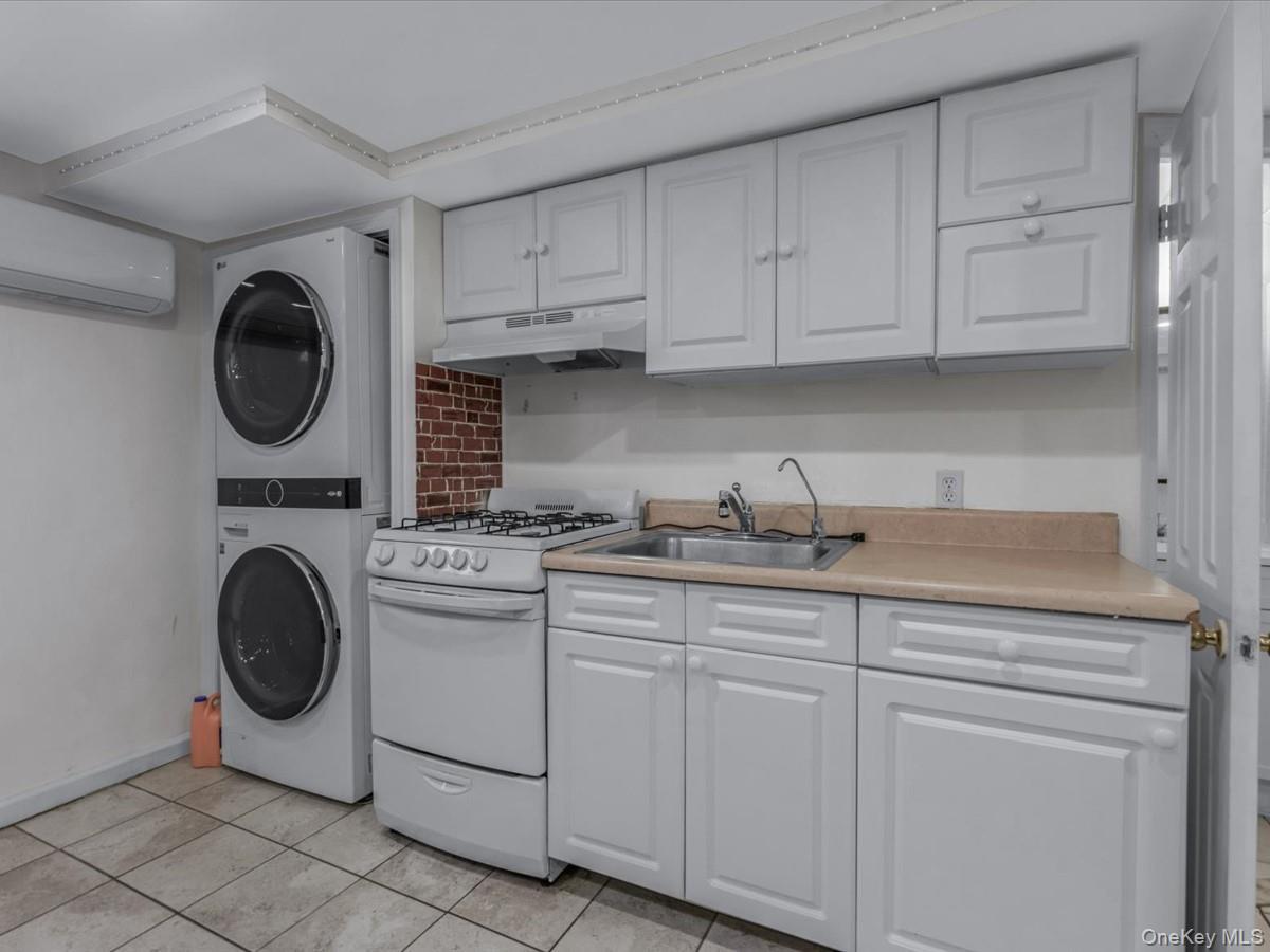 Single Family 116th  Queens, NY 11356, MLS-970866-14