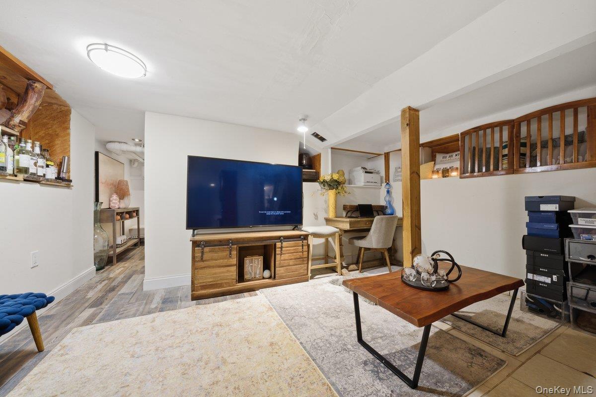 Single Family Carpenter  Bronx, NY 10470, MLS-970890-25