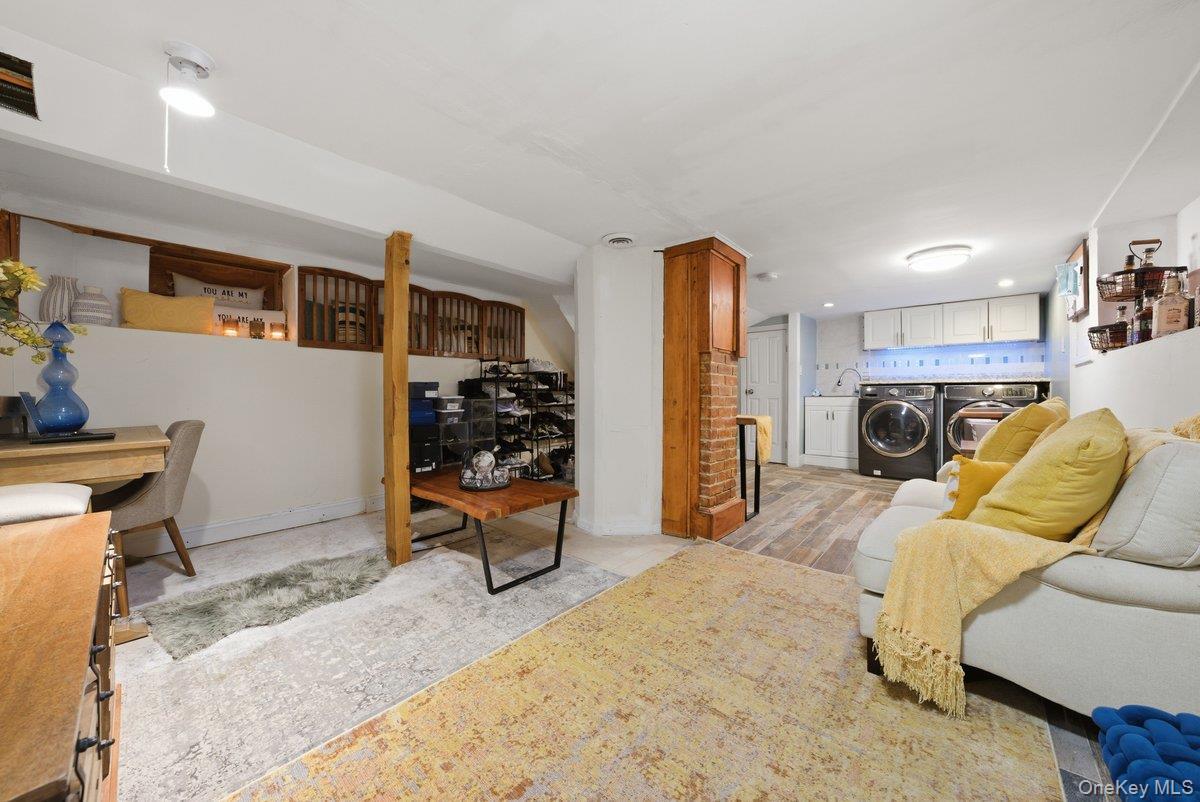 Single Family Carpenter  Bronx, NY 10470, MLS-970890-26