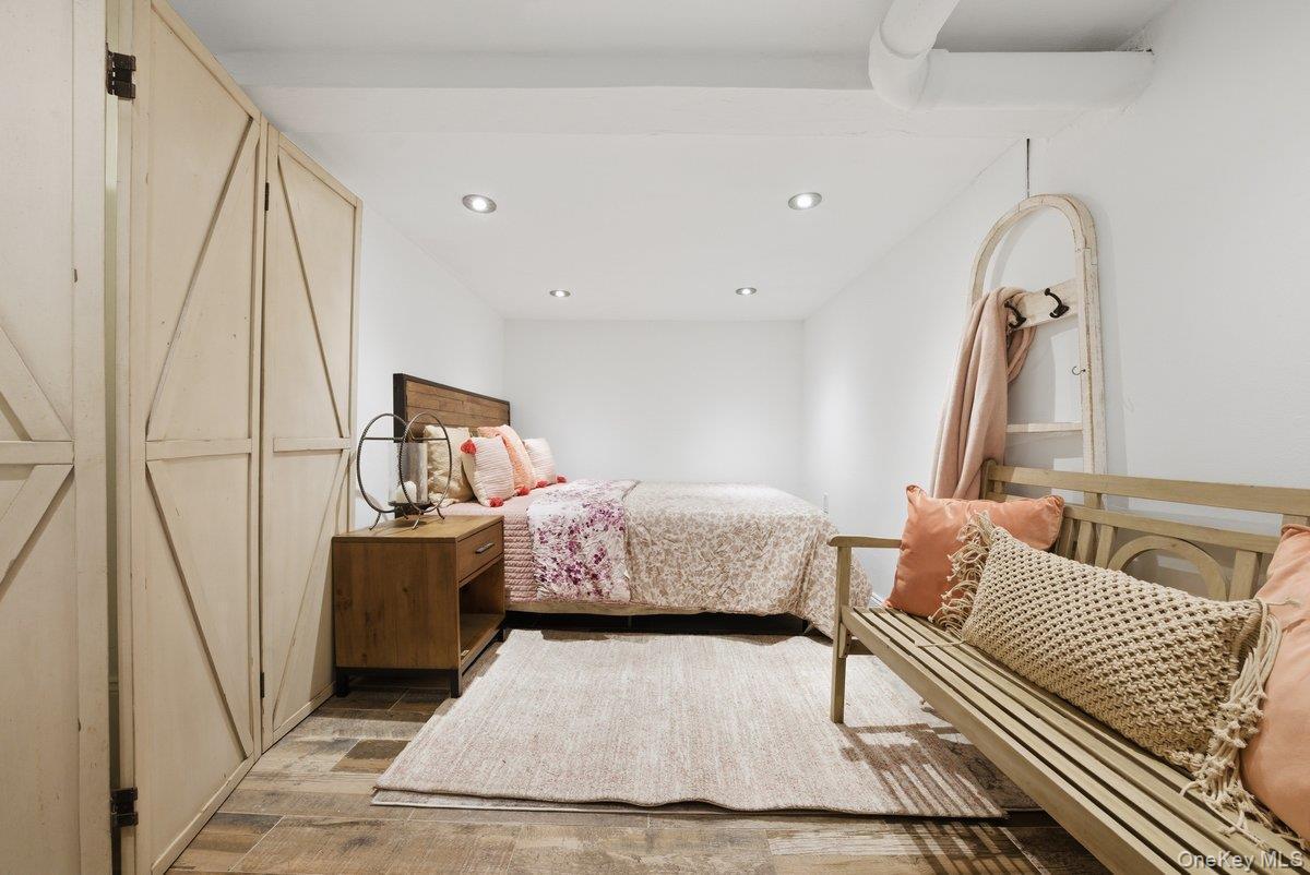 Single Family Carpenter  Bronx, NY 10470, MLS-970890-27