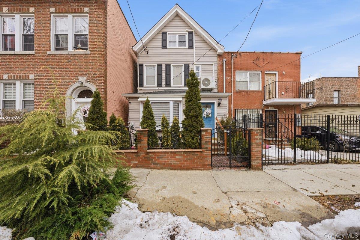 Single Family Carpenter  Bronx, NY 10470, MLS-970890-40