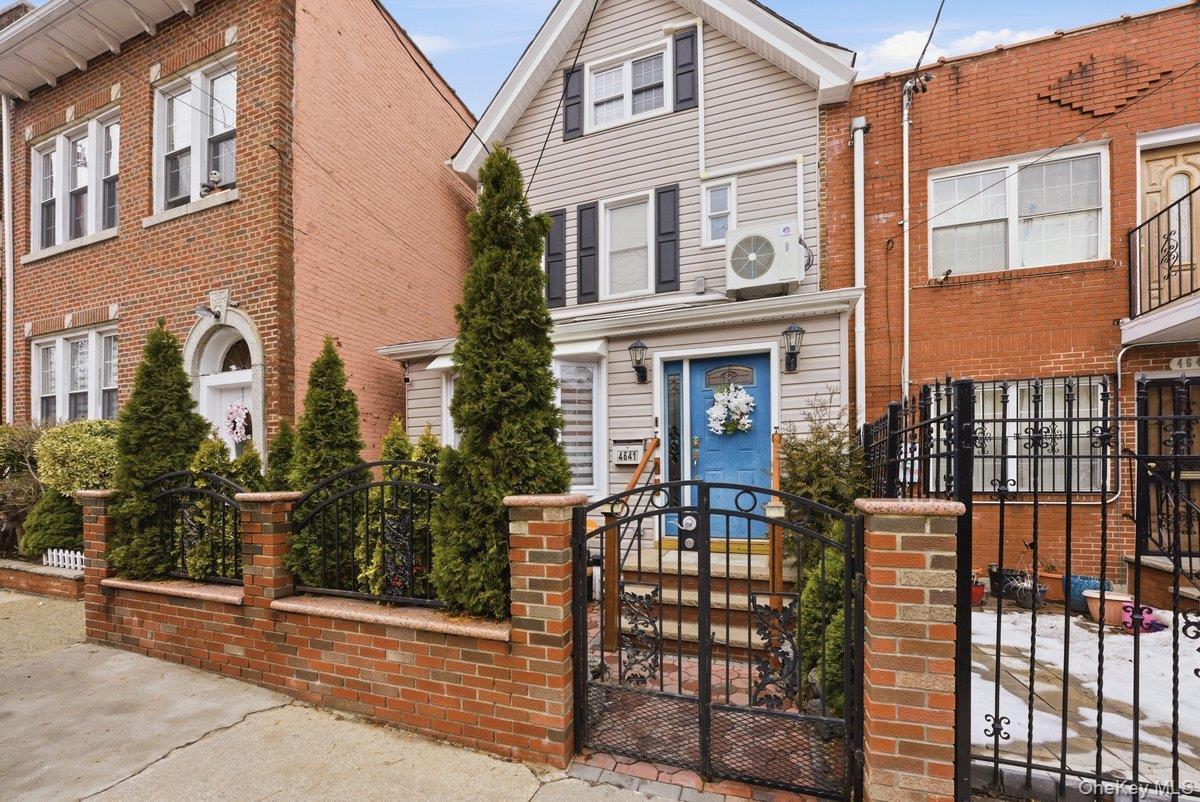 Single Family Carpenter  Bronx, NY 10470, MLS-970890-41