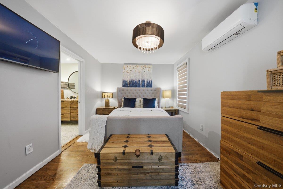 Single Family Carpenter  Bronx, NY 10470, MLS-970890-5