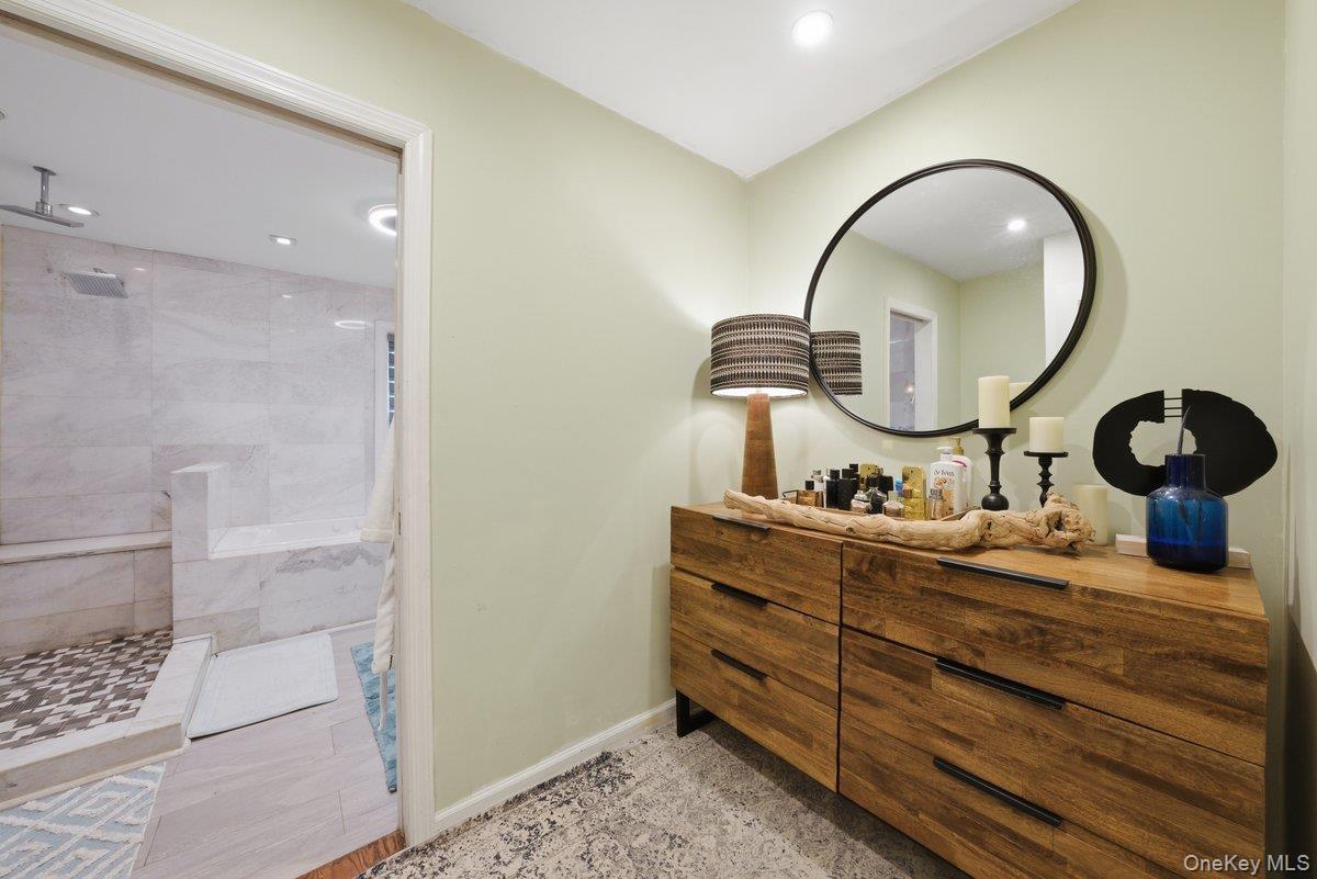 Single Family Carpenter  Bronx, NY 10470, MLS-970890-7