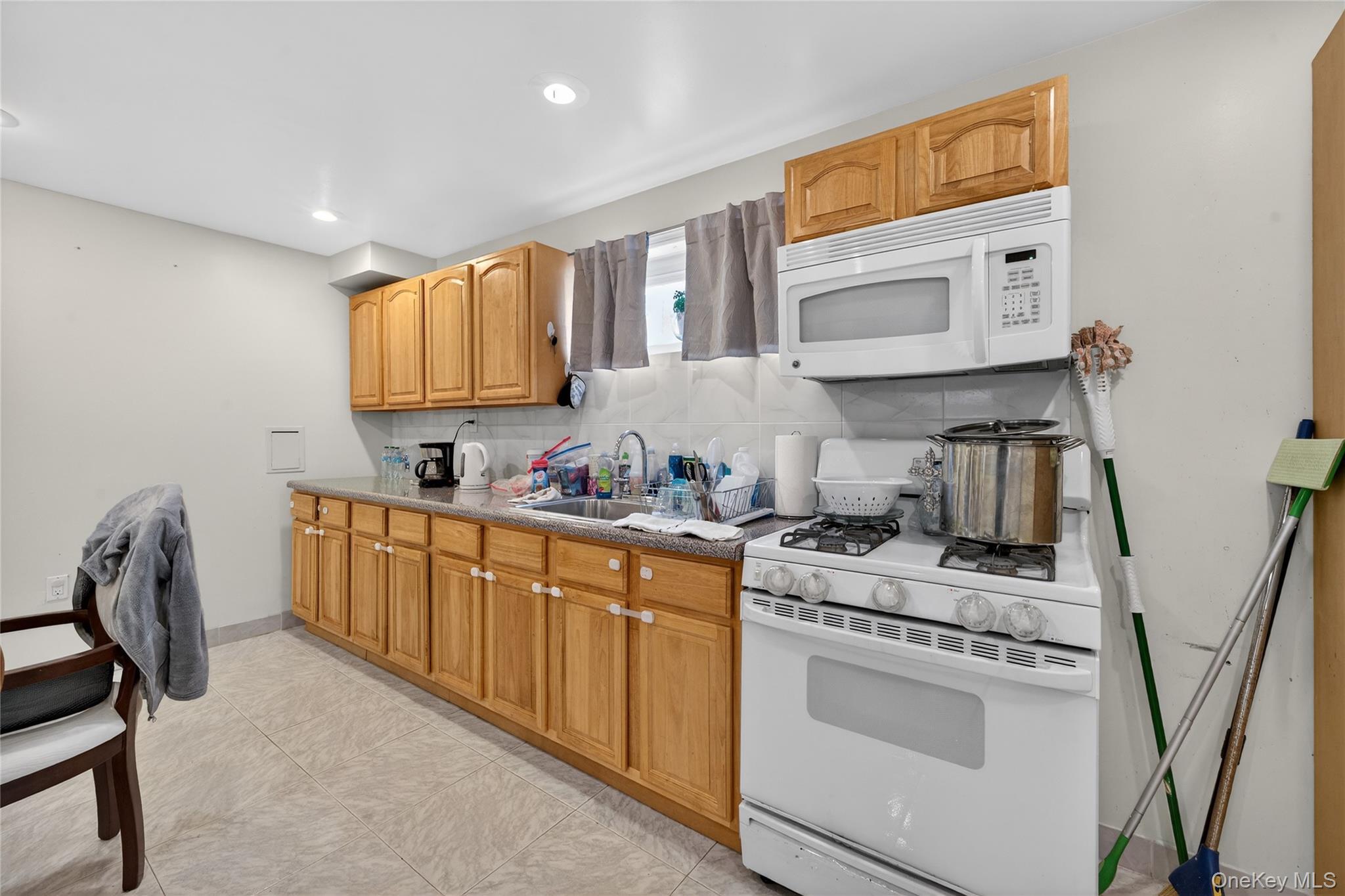 Single Family 96th Street Queens, NY 11414, MLS-970903-28