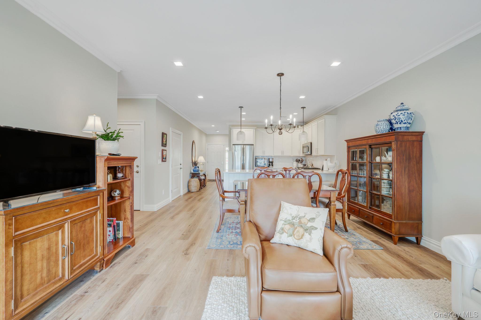 Condo Fox Hill Suffolk County, NY 11933, MLS-970952-16