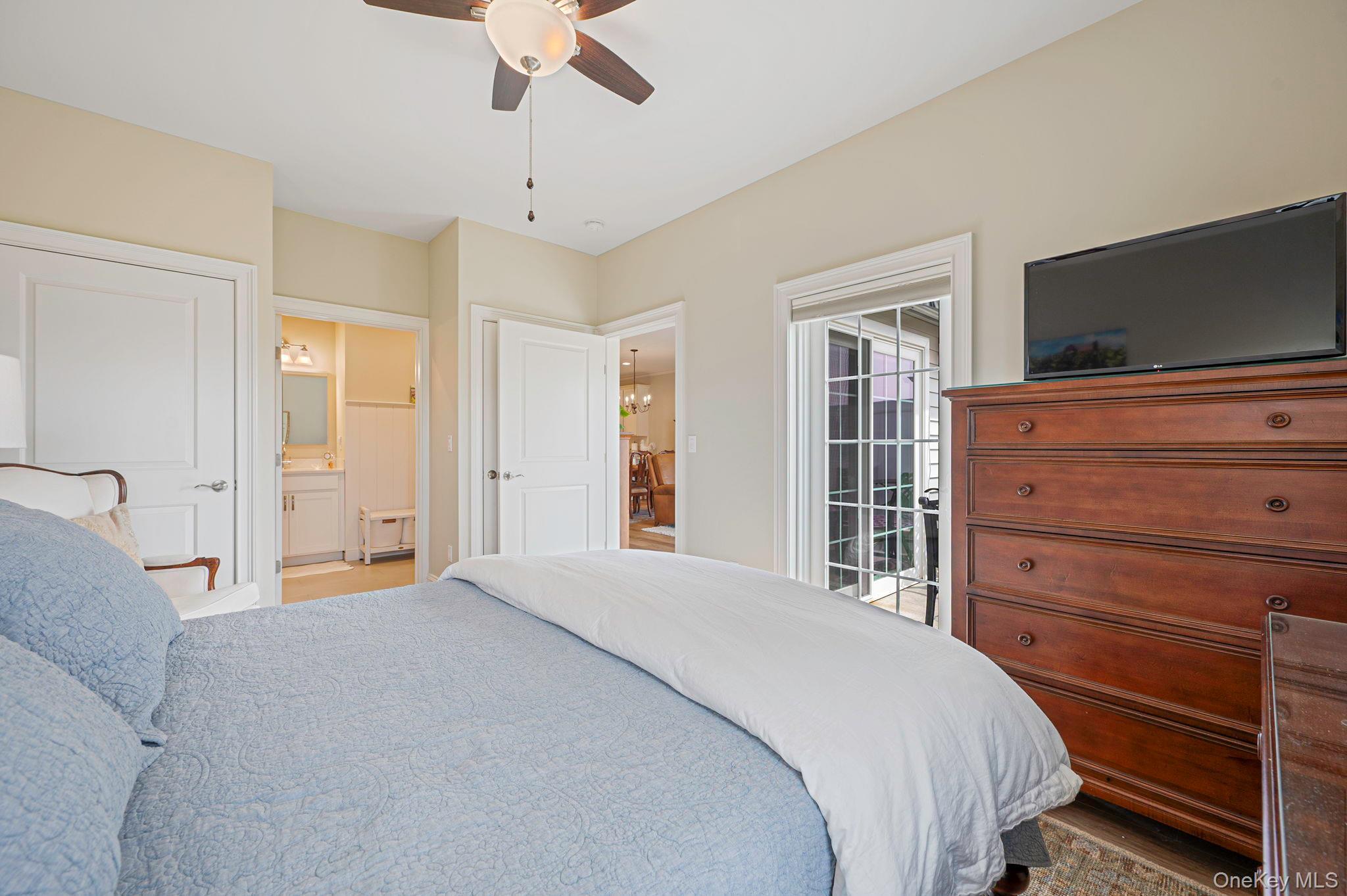 Condo Fox Hill Suffolk County, NY 11933, MLS-970952-18