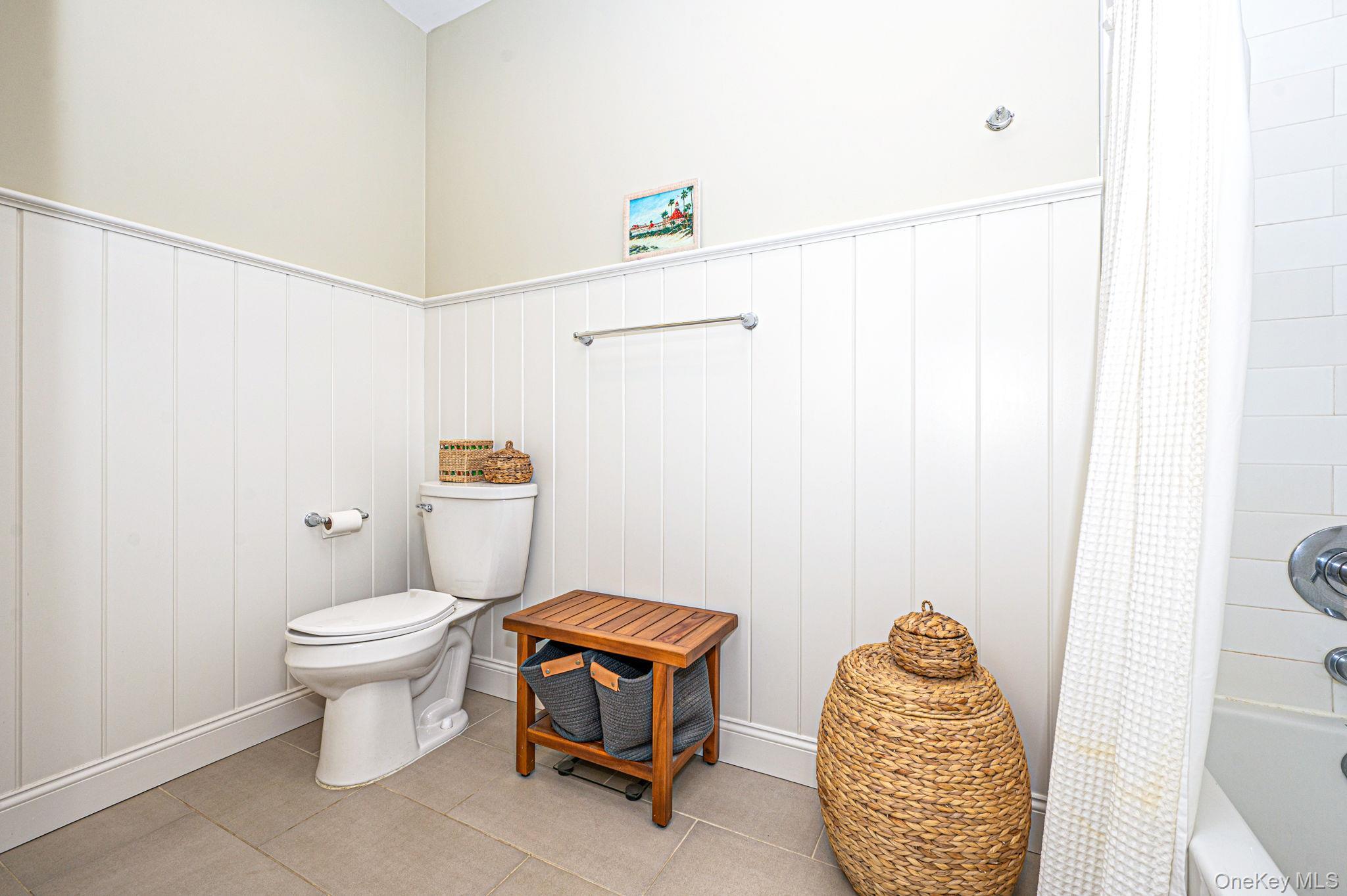 Condo Fox Hill Suffolk County, NY 11933, MLS-970952-23