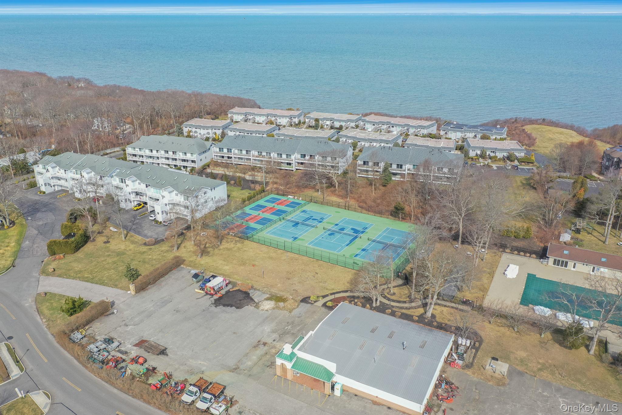 Condo Fox Hill Suffolk County, NY 11933, MLS-970952-32