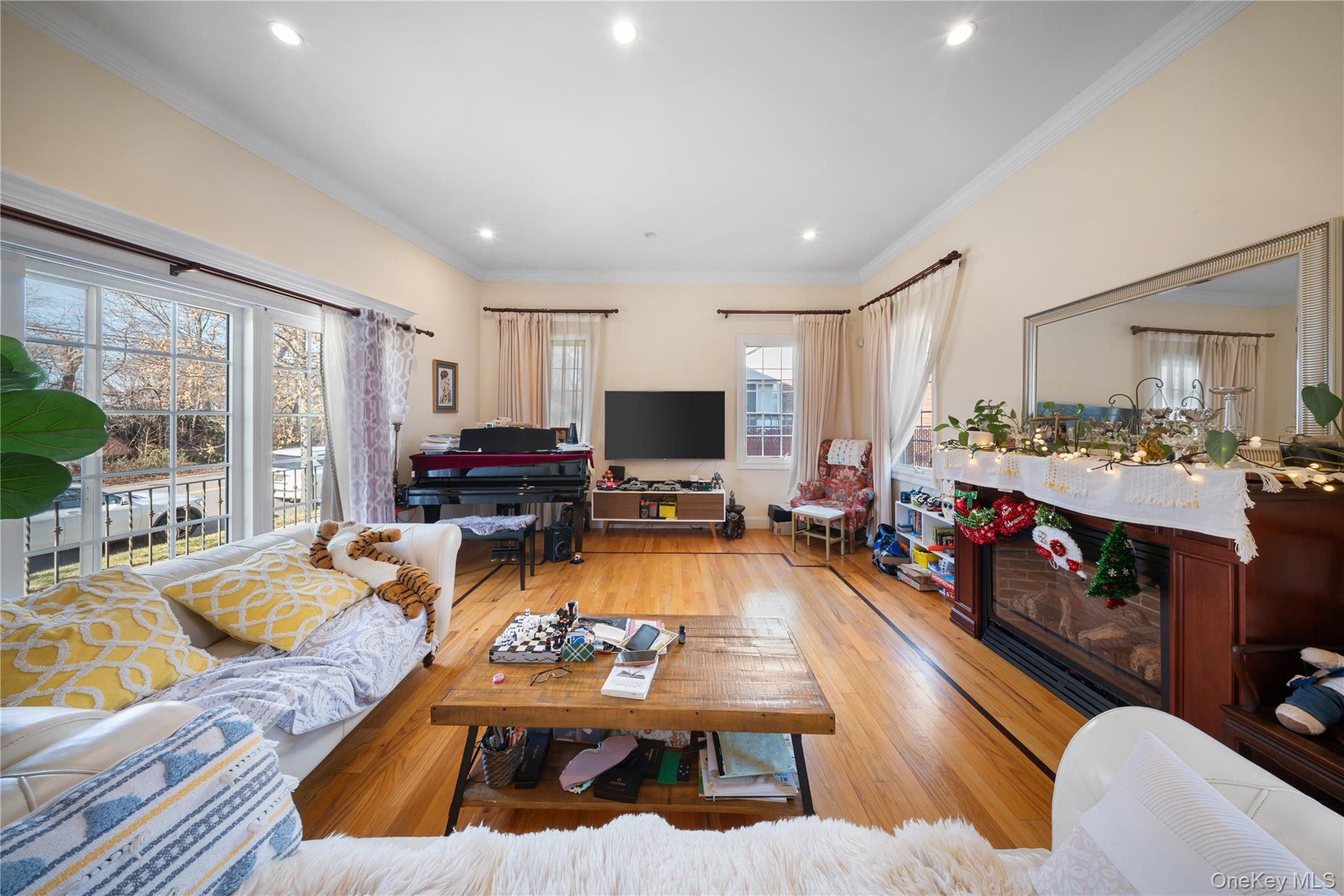 Single Family Commonwealth Queens, NY 11362, MLS-970973-5