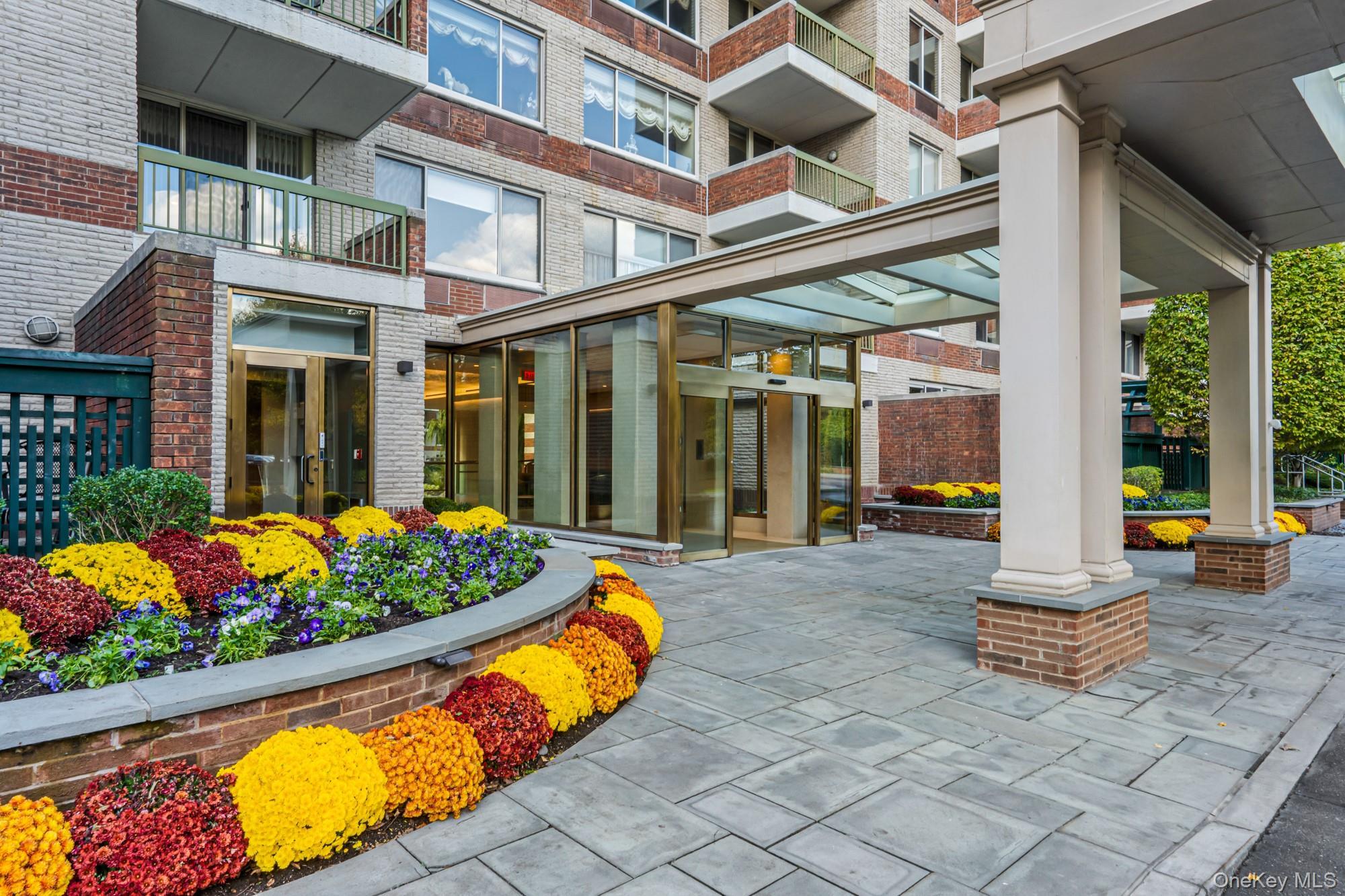 Condo Hilton  Nassau County, NY 11530, MLS-971055-33