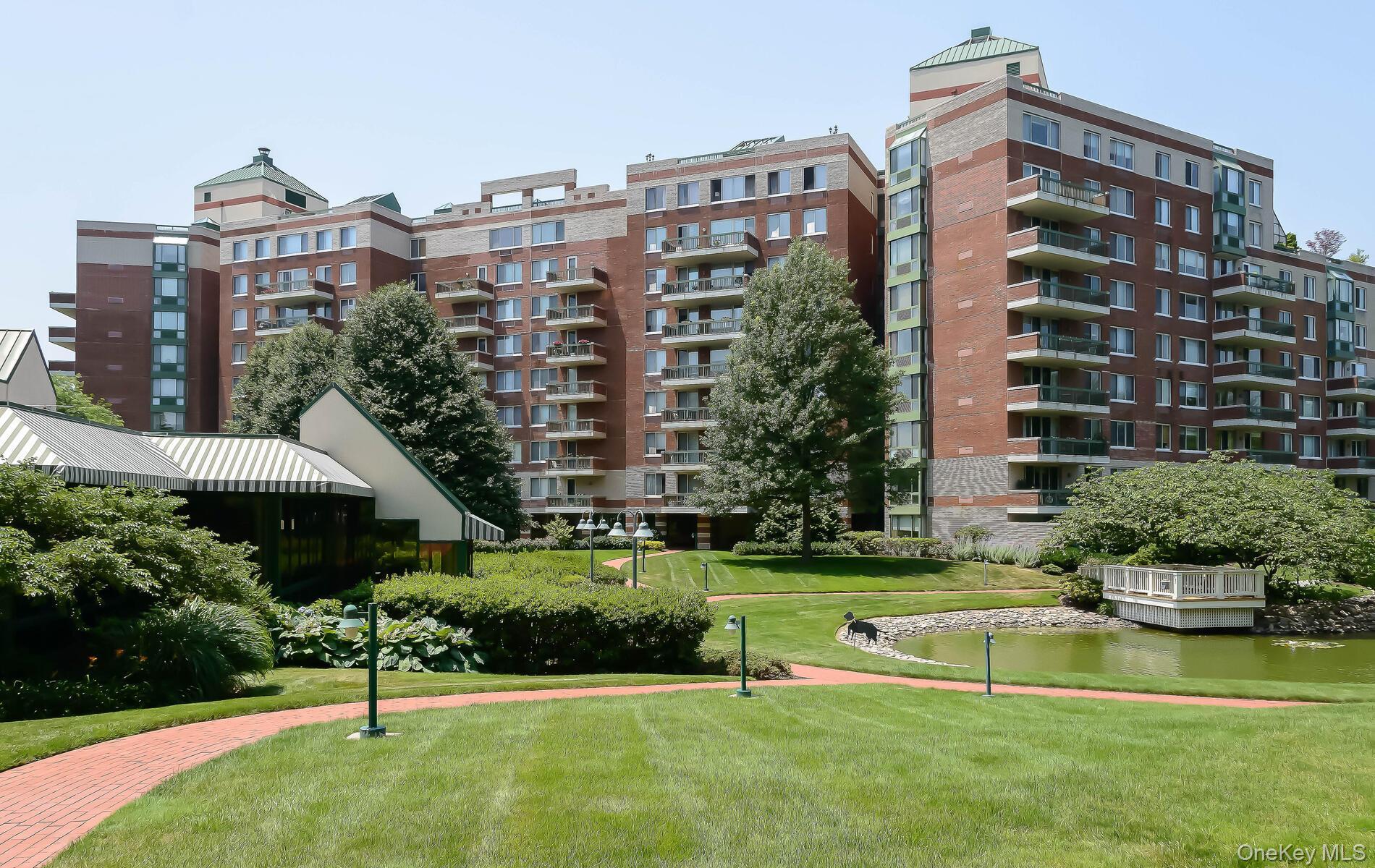 Condo Hilton  Nassau County, NY 11530, MLS-971055-41