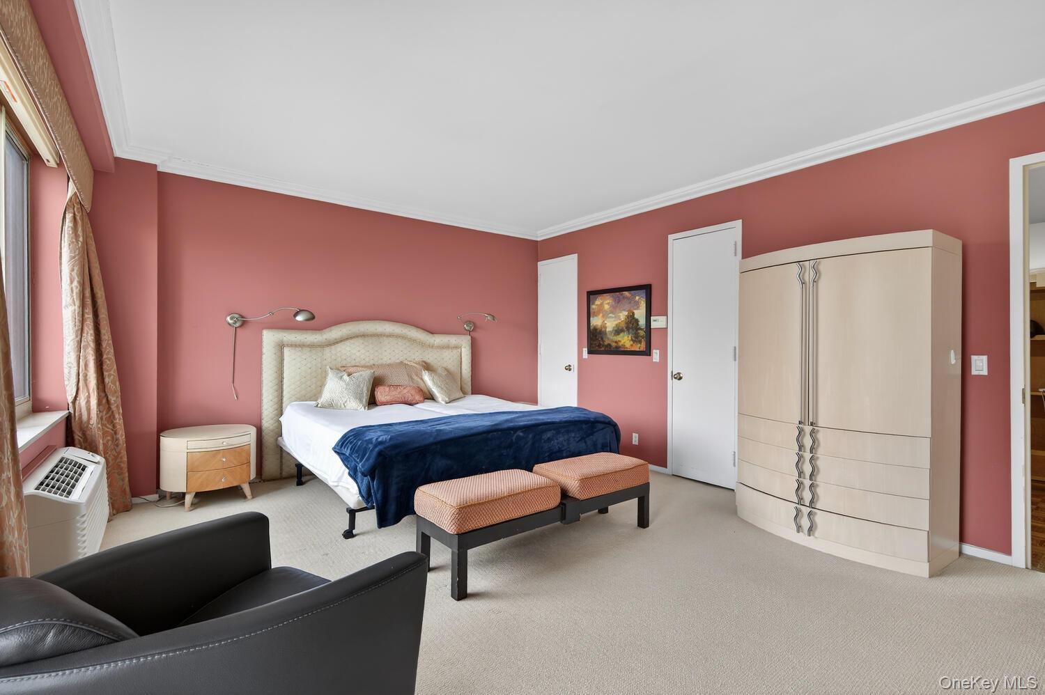 Condo Hilton  Nassau County, NY 11530, MLS-971055-6