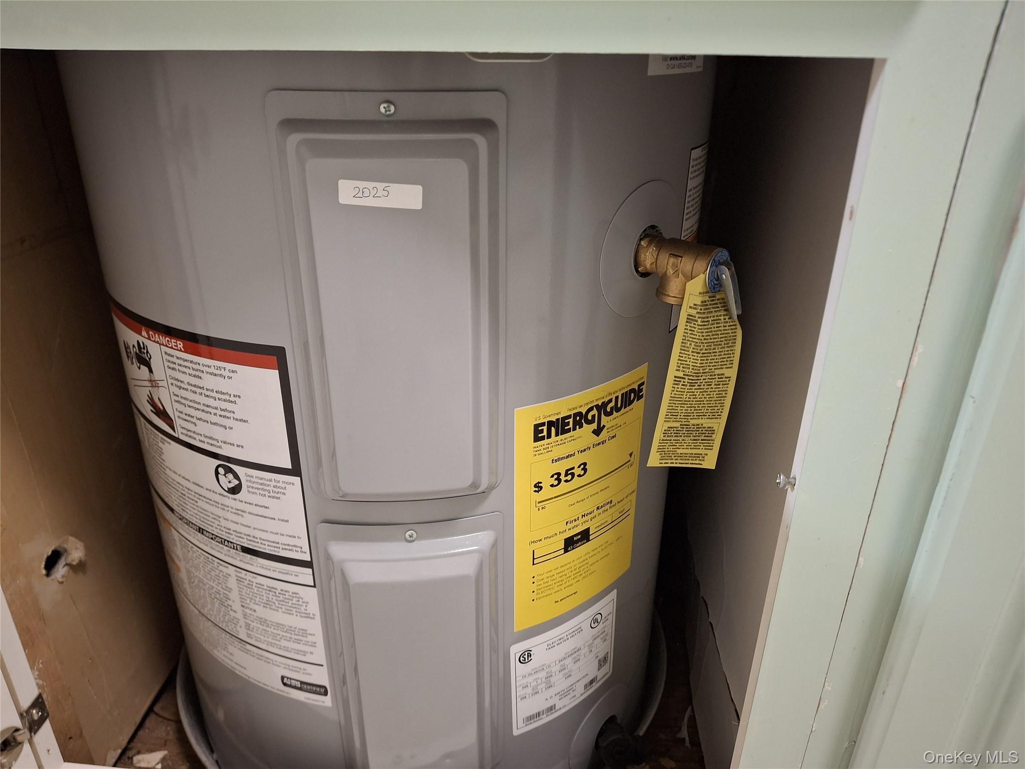 Condo White Gate  Dutchess County, NY 12590, MLS-971069-10