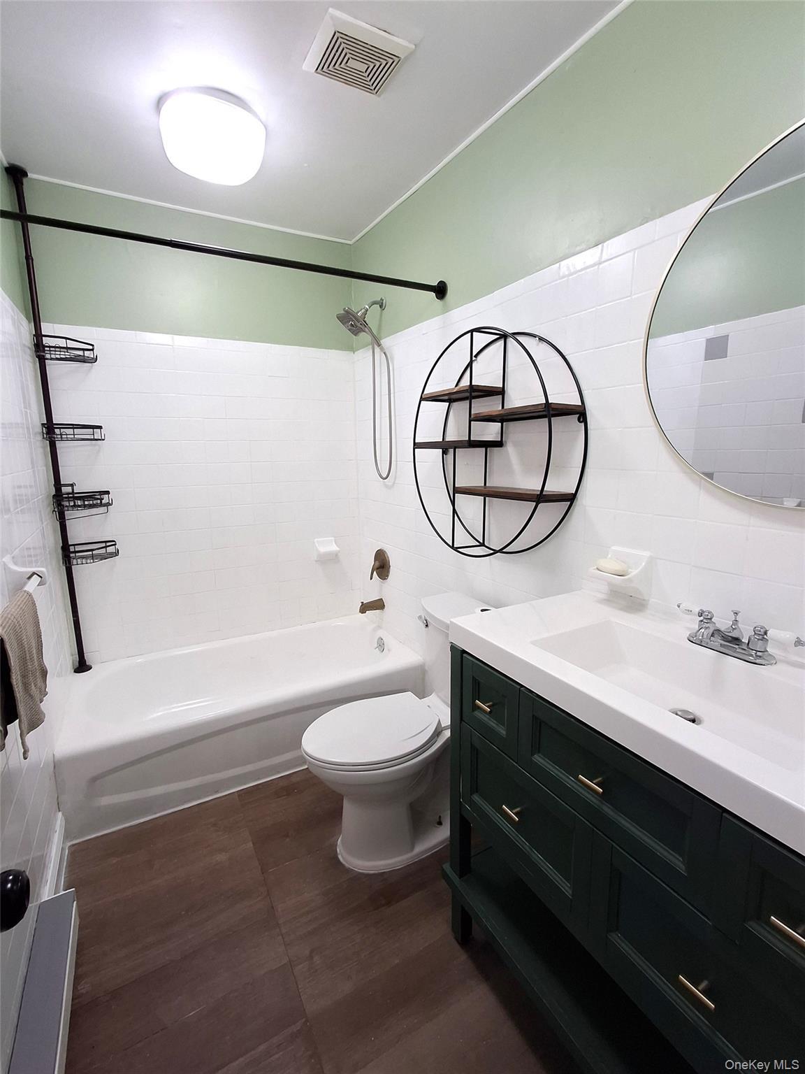 Condo White Gate  Dutchess County, NY 12590, MLS-971069-11