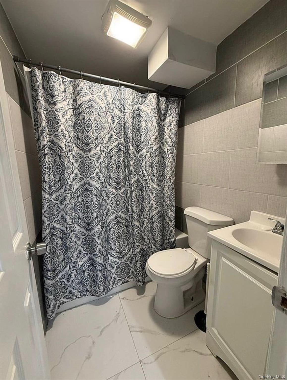 Single Family Bentley  Queens, NY 11422, MLS-971087-3