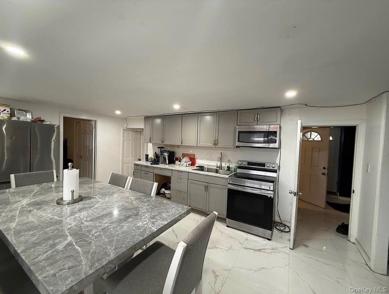 Single Family Bentley  Queens, NY 11422, MLS-971087-7