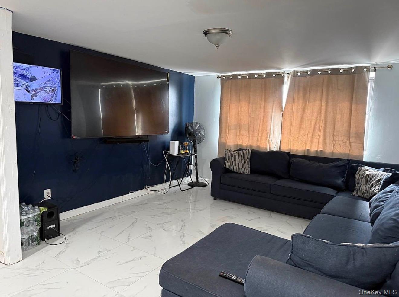 Single Family Bentley  Queens, NY 11422, MLS-971087-8