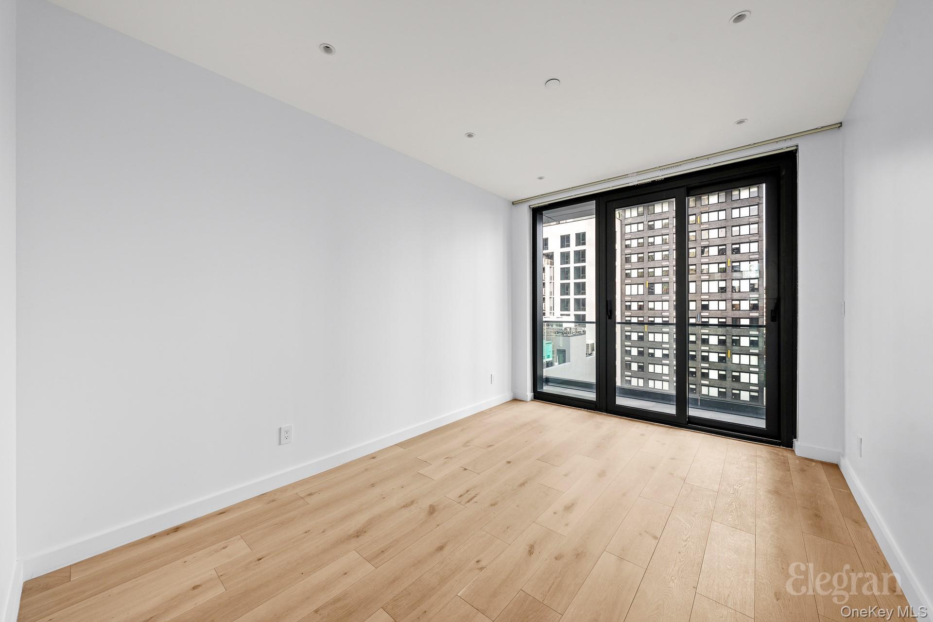 Condo Hunter  Queens, NY 11101, MLS-971100-10