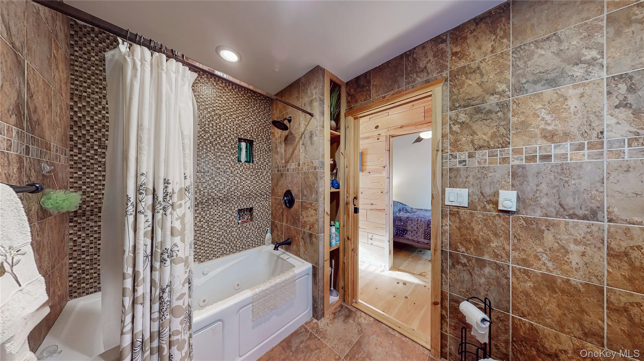 Single Family Shore  Sullivan County, NY 12790, MLS-971103-27